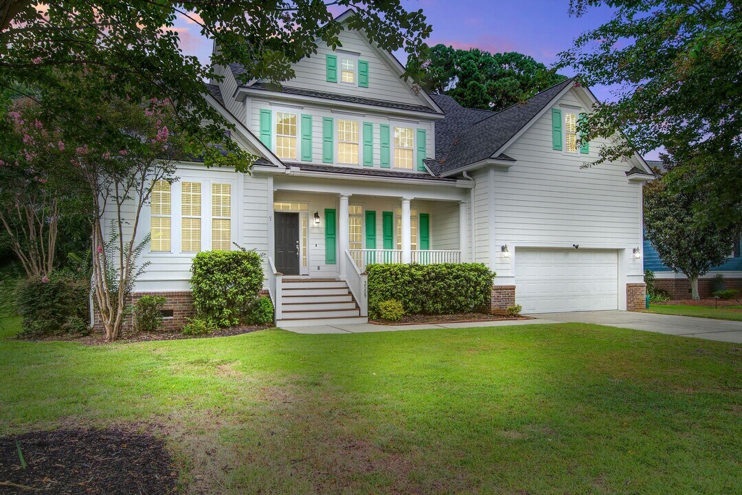 3509 Flowering Oak Way in Mount Pleasant, SC - Building Photo