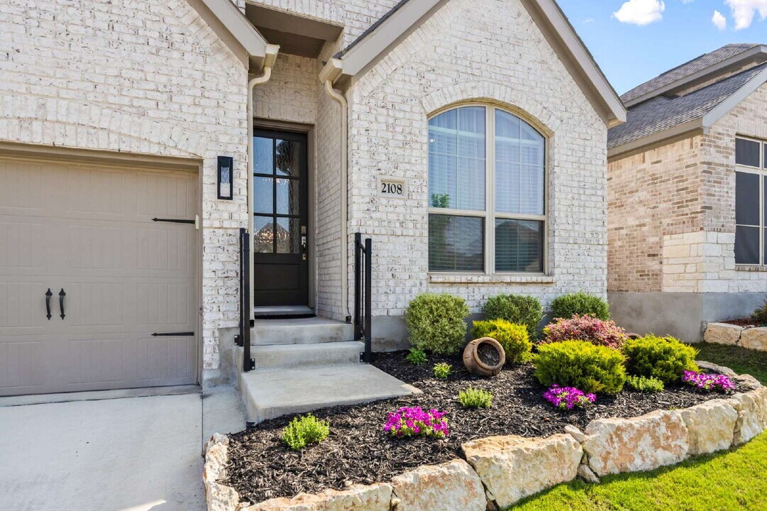 2108 Calate Ridge in San Antonio, TX - Building Photo
