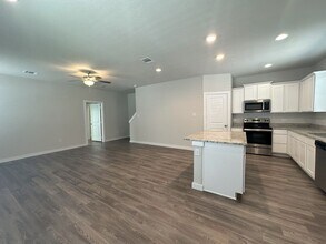 13347 Rowdy Cv in San Antonio, TX - Foto de edificio - Building Photo