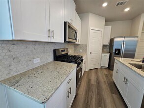 3007 Valley Peak Dr in Houston, TX - Building Photo - Building Photo