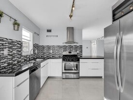 525 Meridian Ave in Miami Beach, FL - Building Photo