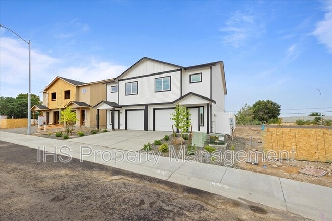 4817 W Quinault Dr in Kennewick, WA - Building Photo - Building Photo