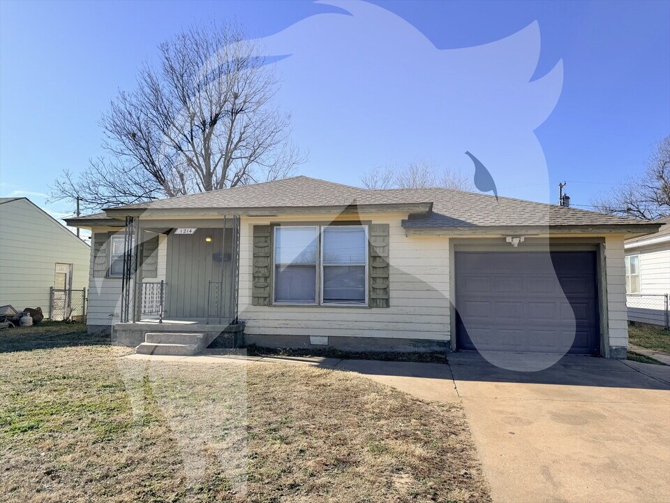1214 S Washington St in Enid, OK - Foto de edificio