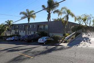 Grandview Apartments in Encinitas, CA - Building Photo - Building Photo