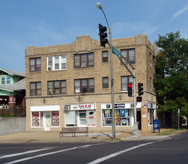 5001 S Grand Blvd in St. Louis, MO - Building Photo - Building Photo