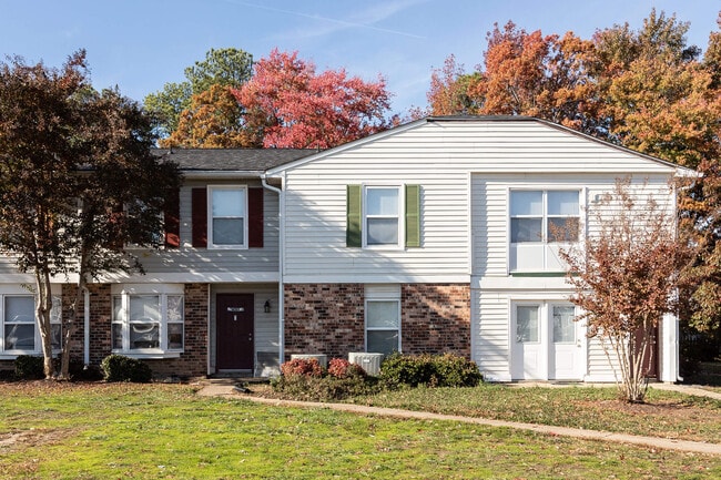 Southwood Apartments in Richmond, VA - Building Photo - Building Photo