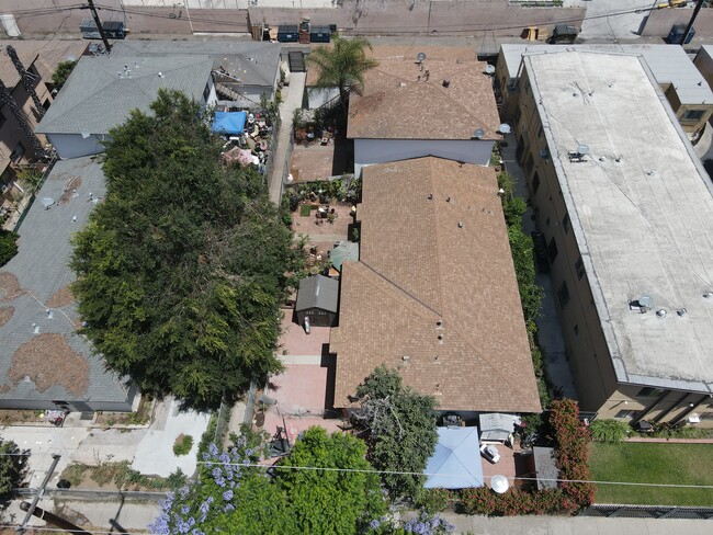 2101 W Myrtle St in Santa Ana, CA - Building Photo - Building Photo