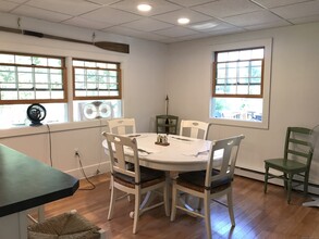 33 Maple St in Stonington, CT - Building Photo - Building Photo