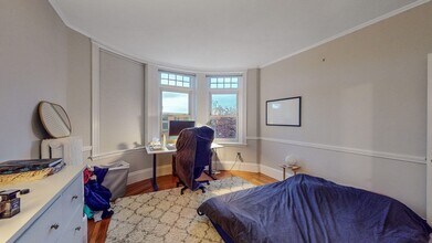 33 Westbourne Terrace, Unit 3 in Brookline, MA - Building Photo - Building Photo