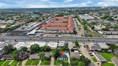6249 Locke Ln in Houston, TX - Building Photo - Building Photo