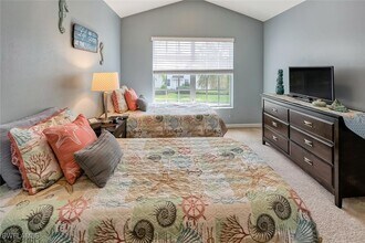 1080 Hampton Cir in Naples, FL - Building Photo - Building Photo