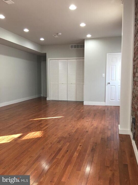 5310 Pine St in Philadelphia, PA - Building Photo