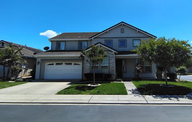 13606 Brook Way in Waterford, CA - Building Photo - Building Photo