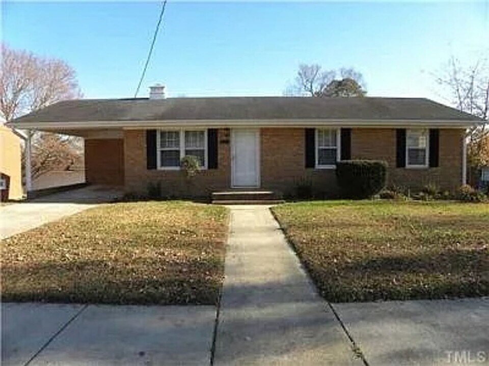 537 N O'Neil St in Clayton, NC - Building Photo