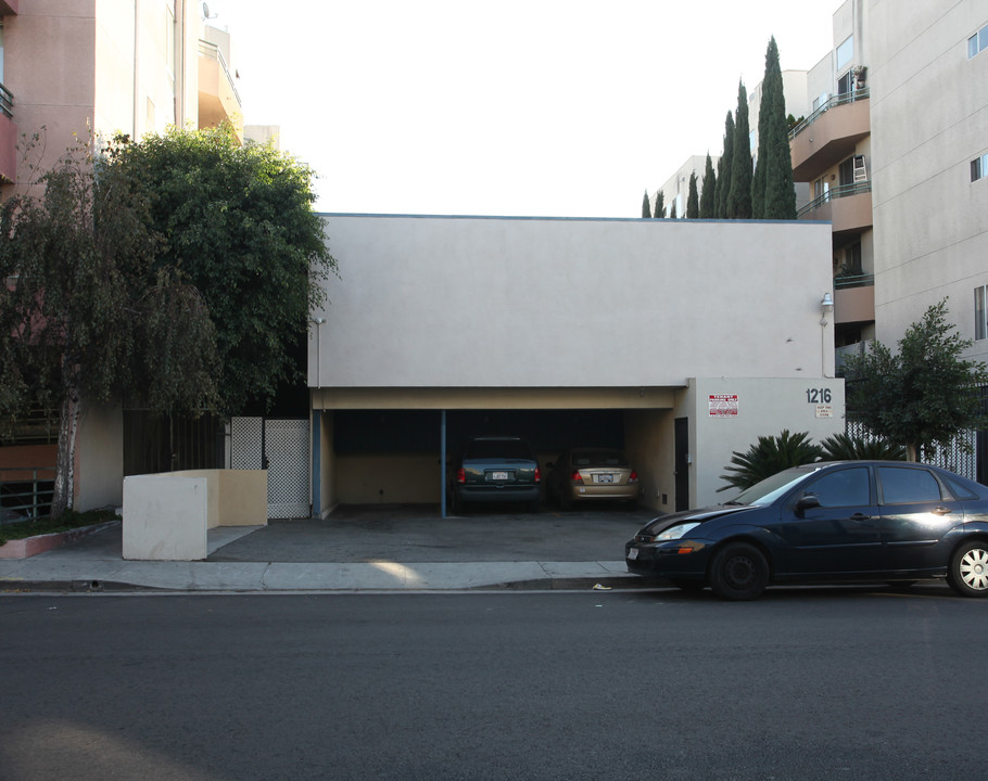 1216 N Las Palmas Ave in Los Angeles, CA - Building Photo