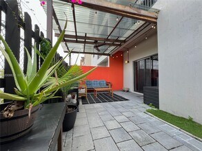 7825 NW 104th Ave in Doral, FL - Building Photo - Building Photo