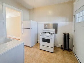 3817 N Lawndale Ave in Chicago, IL - Foto de edificio - Building Photo