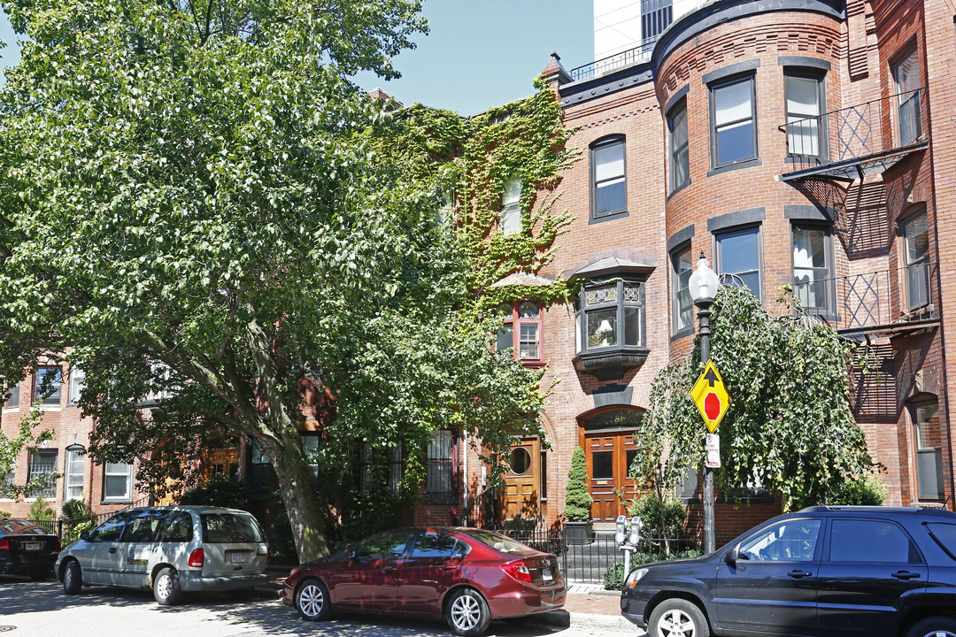 83 Saint Botolph St in Boston, MA - Foto de edificio