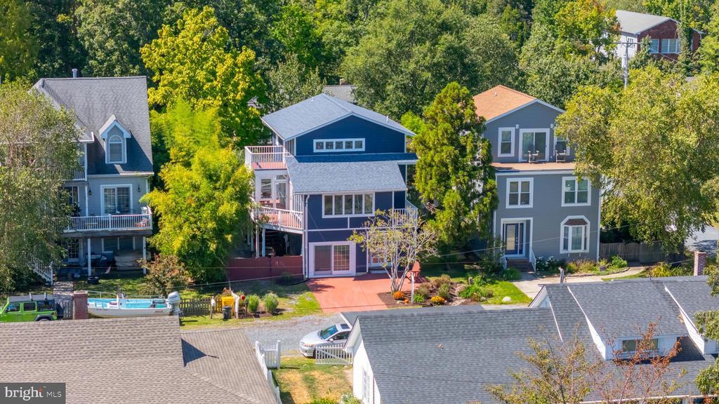 4734 Oak Rd in Shady Side, MD - Foto de edificio