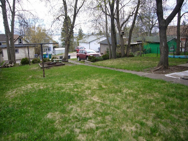 920 E 9th St, Unit 2 in Duluth, MN - Building Photo - Building Photo