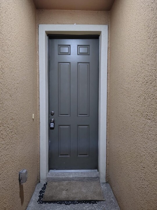 5443 Paradise Cay Cir in Kissimmee, FL - Foto de edificio
