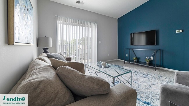 4664 Kenny Rd in Columbus, OH - Building Photo - Building Photo