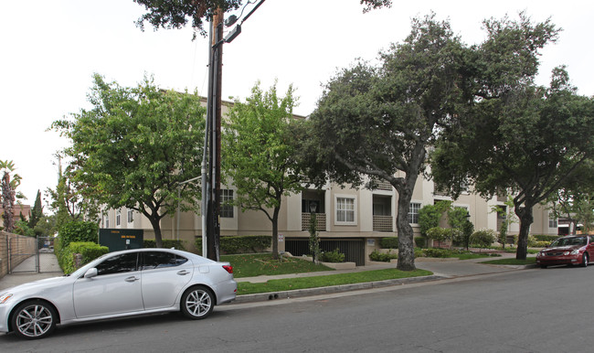 Oakmont Plaza in Alhambra, CA - Building Photo - Building Photo