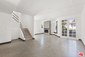 1131 N Formosa Ave in West Hollywood, CA - Building Photo - Building Photo