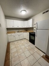 1116 Union St in Emporia, KS - Building Photo - Building Photo