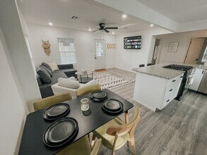 3729-3727 N 24th St in Waco, TX - Foto de edificio - Building Photo