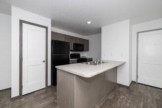 Yukon at Benson in Sioux Falls, SD - Foto de edificio - Building Photo