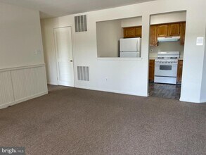 303 Trinity Ct in Princeton, NJ - Building Photo - Building Photo
