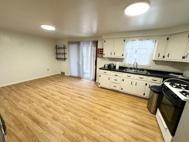 3987 Logans Ferry Rd in Monroeville, PA - Building Photo - Building Photo