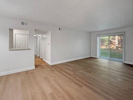 5564 E Virginia St in Evansville, IN - Building Photo