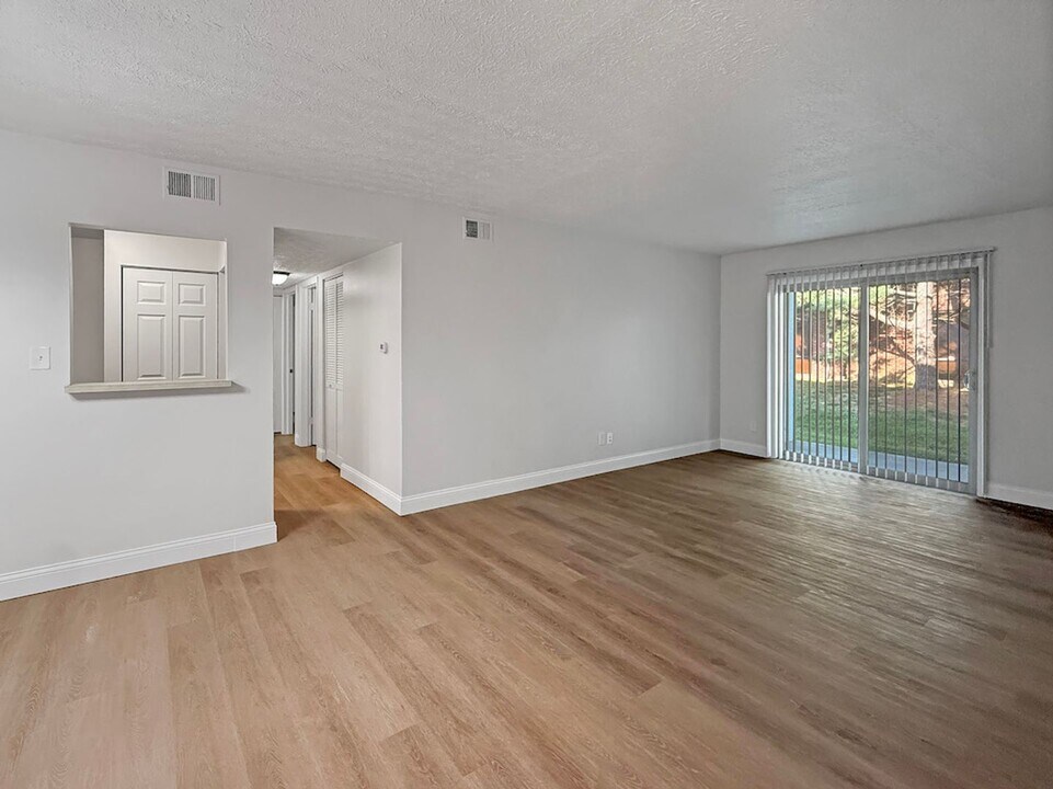 5564 E Virginia St in Evansville, IN - Building Photo