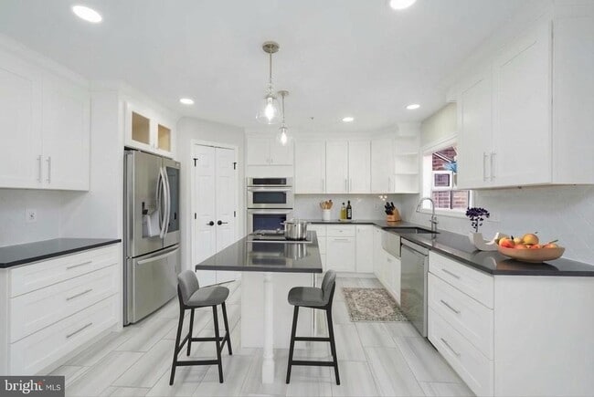 property at 28 Sterling Ct