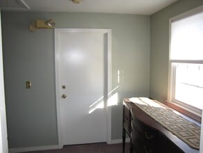 1100 Valley St in Manchester, NH - Building Photo - Building Photo