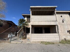 6990 Dunsbach Way in Las Vegas, NV - Building Photo