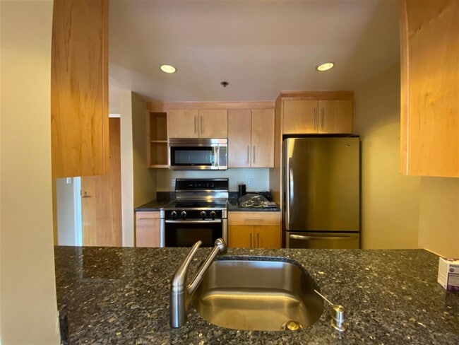 931 Massachusetts Ave, Unit 506 in Cambridge, MA - Building Photo - Building Photo