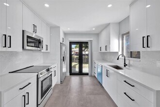 4840 NE 5th Ave in Fort Lauderdale, FL - Building Photo - Building Photo