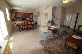 610 Maiden Ln in Austin, TX - Foto de edificio - Building Photo