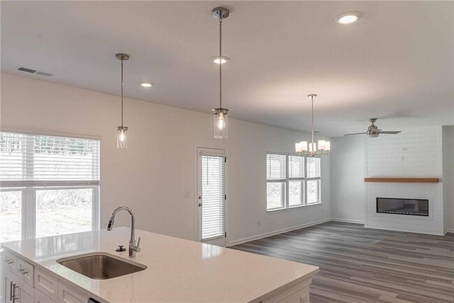 3378 Skyland Dr