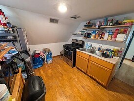 4176 S 4th St, Unit Upper in Milwaukee, WI - Building Photo