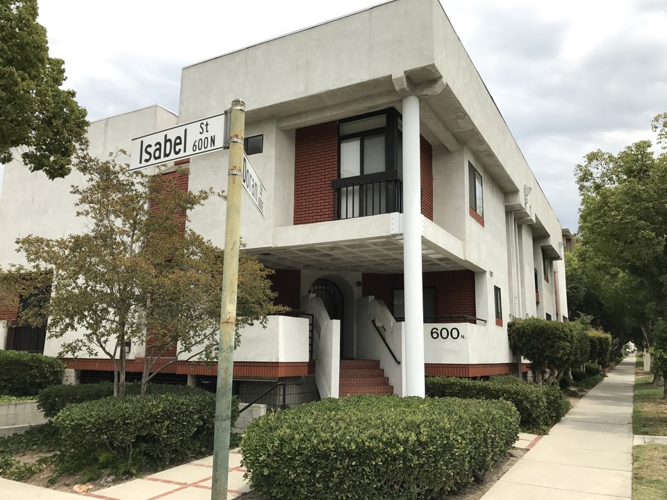 600 N Isabel St in Glendale, CA - Building Photo