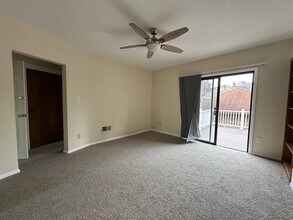 738 Rossmore Ave in Pittsburgh, PA - Building Photo - Building Photo