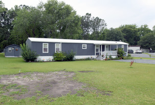 Colonial Mobile Home Park Apartments