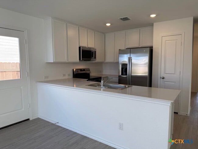 113 Marty Allen Lp in Jarrell, TX - Building Photo - Building Photo