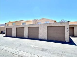 5205 Golden Ln, Unit C in Las Vegas, NV - Building Photo - Building Photo