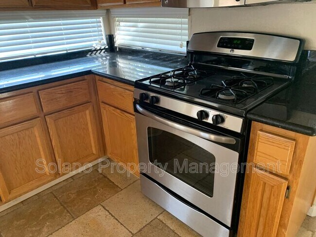 143 Sundance Dr in Vacaville, CA - Building Photo - Building Photo