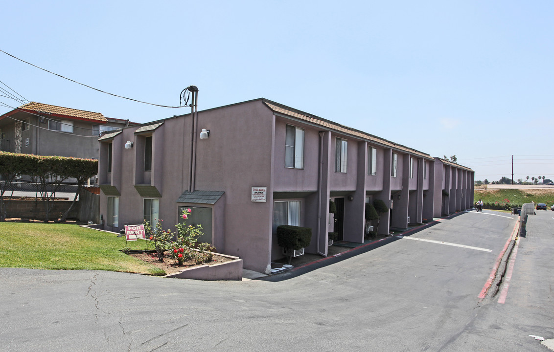 7125 Waite Dr in La Mesa, CA - Building Photo